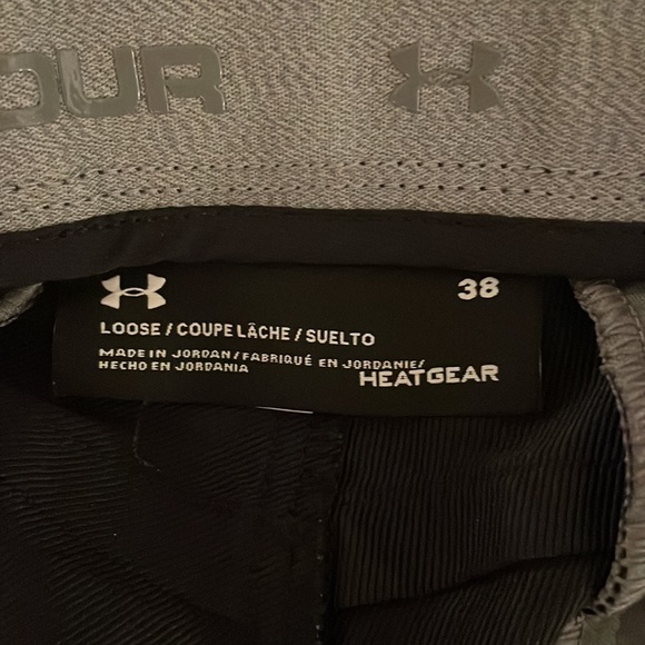 Black under armour men’s shorts; size 38 - Picture 3 of 3